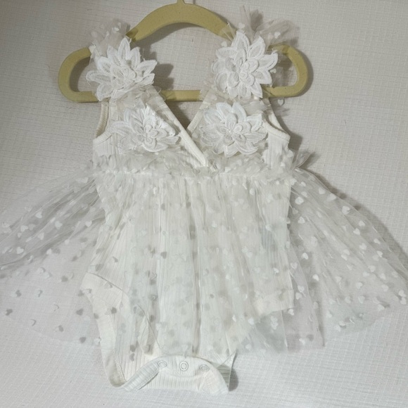 SHEIN baby girl white hearts Dress/romper 8-12 months - Picture 6 of 10
